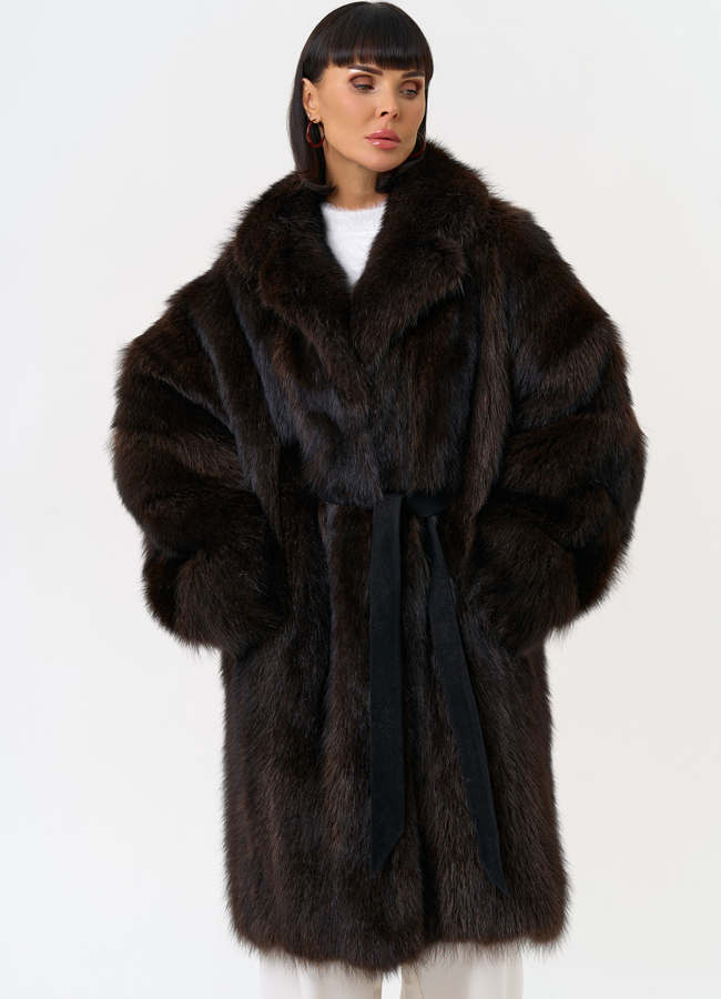 Шуба из меха енота с английским воротником модель № 31671 универмаг малина