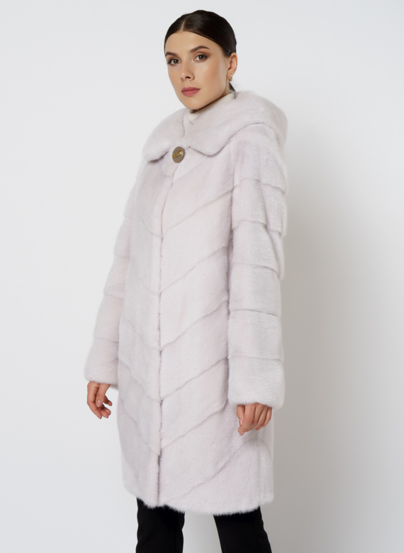 Светлая норковая шуба с капюшоном