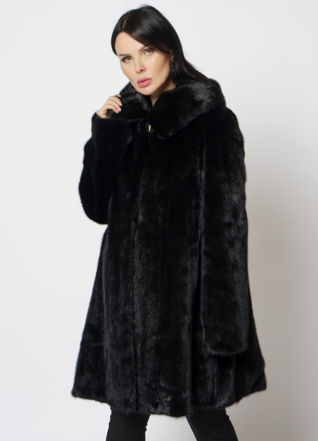 Шуба из норки с капюшоном черного цвета модель № 26226 меха малина
