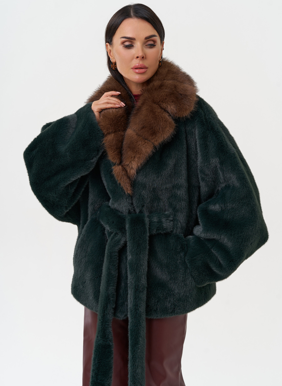 Женская куртка из эко меха с поясом