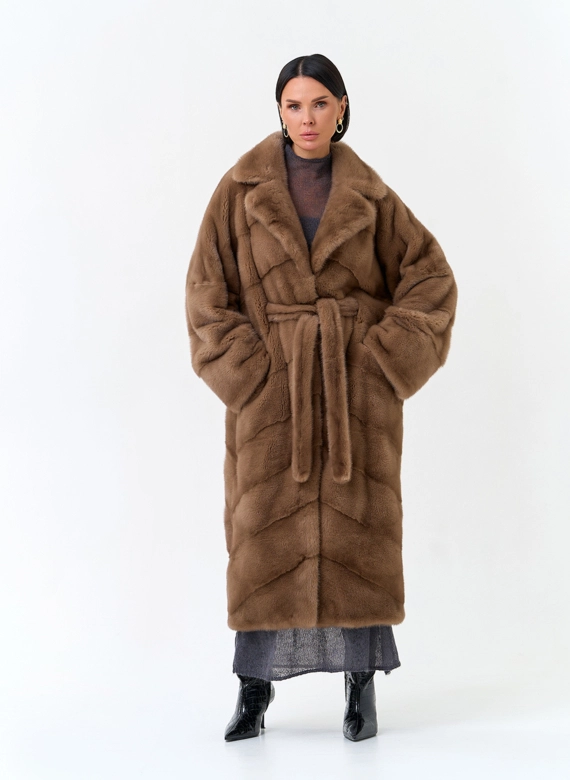 Женская шуба из меха норки с английским воротником фото