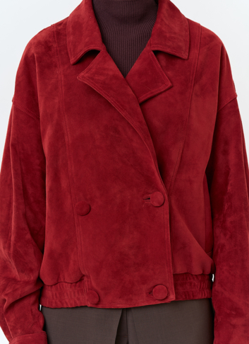 Женская куртка из натуральной замши красного цвета