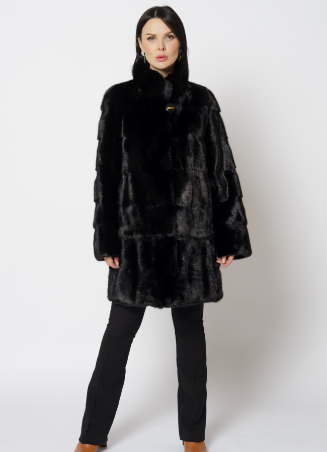 фото Норковая шуба с воротником стойка черного цвета  модель № 24730