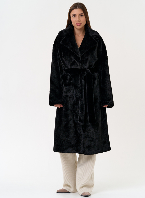 Пальто из эко меха с английским воротником